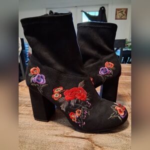 MIA Jordenn Black Colorful Floral Embroided Booties